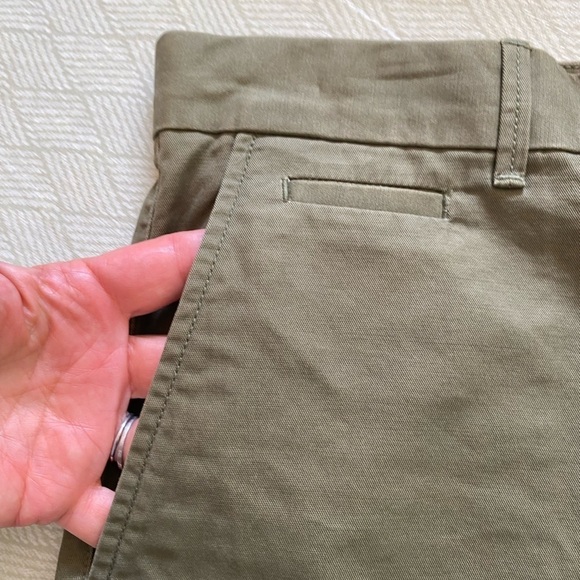 Gap Boyfriend roll-up shorts 14 NWT - Picture 3 of 13